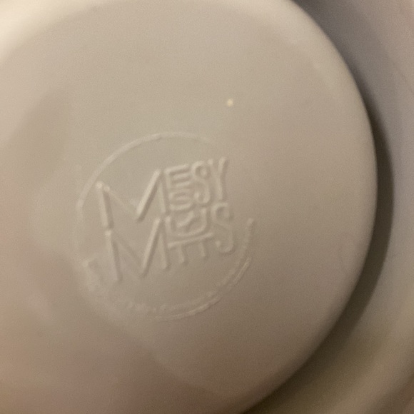 Messy Mutts Double Silicone Feeder - Picture 2 of 2